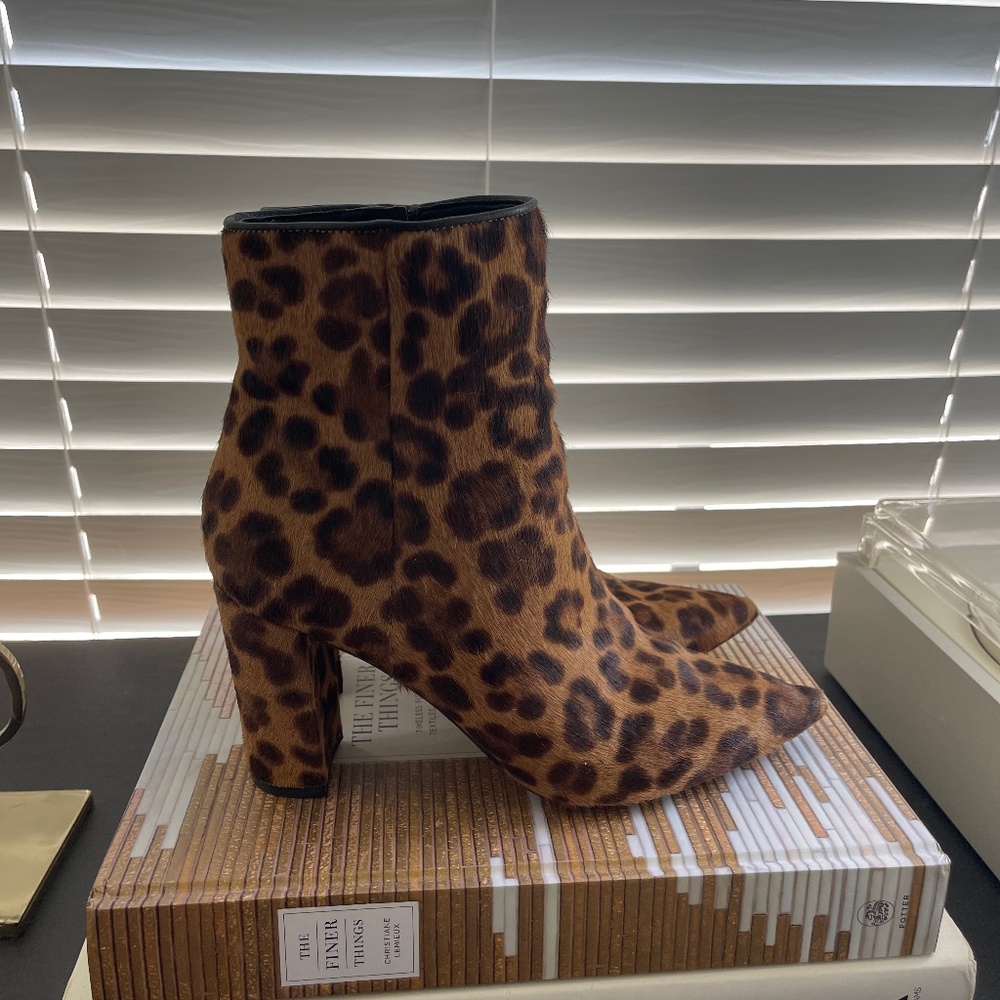 Marc Fisher Animal Print shoes